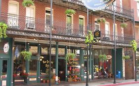 The New Orleans Hotel Eureka Springs